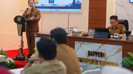 Kepala Bappeda Kabupaten Sumenep, Arif Firmanto, saat menyampaikan tentang arah pembangunan (Za - garudajatim.com)