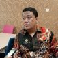Kepala Diskominfo) Kabupaten Sumenep, Indra Wahyudi, saat di wawancarai (Istimewa - garudajatim.com)