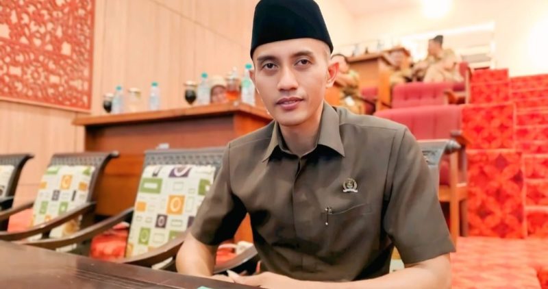 Anggota Komisi II DPRD Kabupaten Sumenep, Jawa Timur, Samsiyadi, saat angkat bicara tentang THR (Za - garudajatim.com)