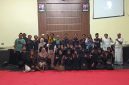 Pengurus, anggota dan alumni UKM Sanggar Lentera UPI Sumenep saat berfoto dalam rangka buka puasa bersama (Za - garudajatim.com)