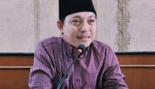 Ketua Fraksi PDI Perjuangan DPRD Sumenep, Hosnan, saat mengungkapkan tentang program transportasi laut gratis (Istimewa - garudajatim.com)