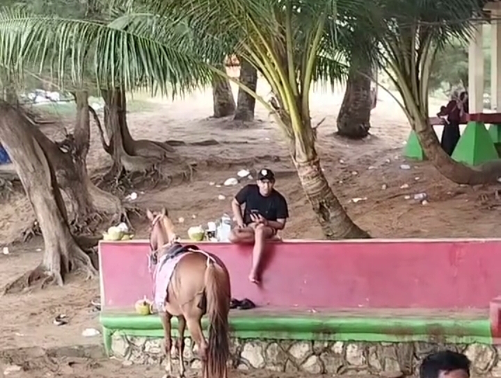 Wajah pantai Slopeng Sumenep Sumenep (Za - garudajatim.com)