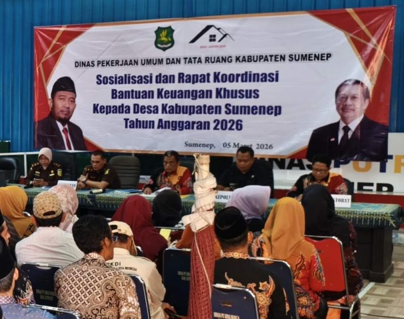 Dinas PUTR Kabupaten Sumenep saat menggelar sosialisasi program Bantuan Keuangan Khusus (BKK) Desa (Za - garudajatim.com)