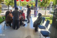 Antusiasme masyarakat saat mendatangi kantor Dinas Perhubungan Kabupaten Gresik untuk melakukan penukaran tiket mudik gratis (Istimewa - garudajatim.com)