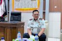 Kepala Rutan Kelas IIB Sumenep, Aditya Wahyu Rahmadani, saat diwawancarai di ruangannya (Za - garudajatim.com)