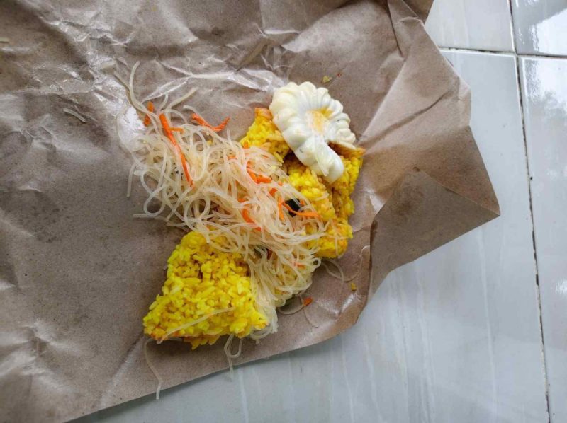 Foto MBG yang disalurkan oleh SPPG Lenteng Timur 3 diduga makanan tidak layak konsumsi kepada siswa (Za - garudajatim.com)