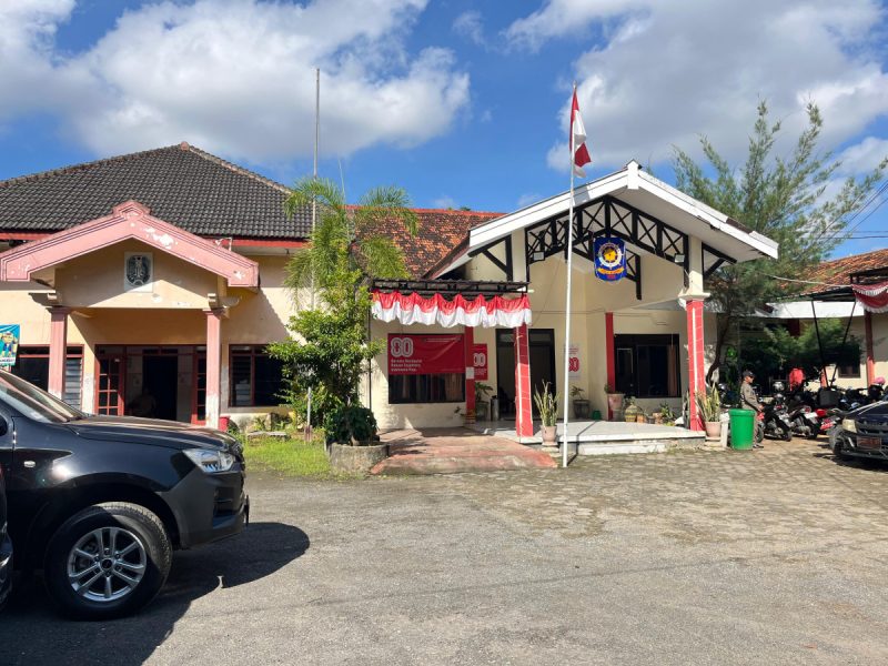 Kantor Satuan Polisi Pamong Praja (Satpol PP) Sumenep, tampak kosong tanpa kepala (Za - garudajatim.com)