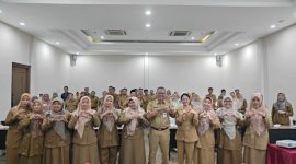 Foto bersama Dinkes P2KB Sumenep, saat menggelar Evaluasi Program PTM (Za - garudajatim.com)