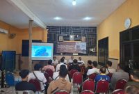 Disbudporapar Sumenep, saat menggelar acara sosialisasi peningkatan pelayanan usaha pariwisata (Za - garudajatim.com)