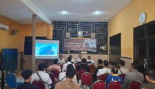 Disbudporapar Sumenep, saat menggelar acara sosialisasi peningkatan pelayanan usaha pariwisata (Za - garudajatim.com)