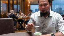 Aktivis Sumenep, Ainur Rahman, saat menyatakan sikap tentang BUMDes (Istimewa - garudajatim.com)