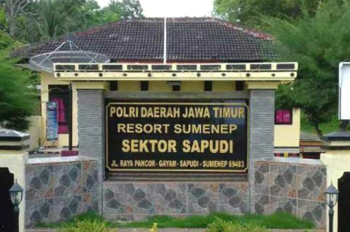 Foto tampak depan gedung Polsek Sapudi Sumenep (Za - garudajatim.com)