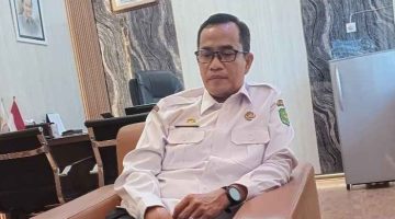 Kepala Badan Kepegawaian dan Pengembangan Sumber Daya Manusia (BKPSDM) Sumenep, Benny Irawan, saat diwawancarai di ruang kerjanya (Istimewa - garudajatim.com)