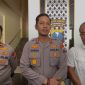 Kapolres Sumenep, AKBP Anang Hardiyanto (tengah), saat diwawancarai (Za - garudajatim.com)