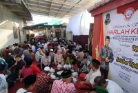 Sejumlah masyarakat saat menghadiri Peringatan Hari Lahir (Harlah) ke-VIII Lembaga Bantuan Hukum (LBH) Achmad Madani Putra dan Rekan-rekan di Musholla Al-Inabah. (Za - garudajatim.com)