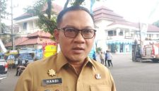 Kepala Bapenda Kota Malang, Handi Priyanto, saat diwawancarai (Istimewa - garudajatim.com)