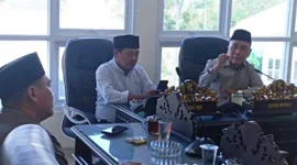 Pansus II DPRD Sumenep saat melaksanakan pembahasan Rancangan Peraturan Daerah (Raperda) tentang penambahan penyertaan modal untuk PT BPRS Bhakti Sumekar (Istimewa - garudajatim.com)