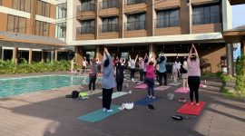 Suasana MYZT Hotel Sumenep saat pagi hari diisi dengan kegiatan senam sehat (Za - garudajatim.com)