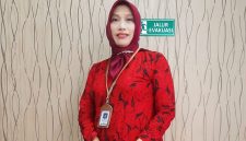 Direktur RSUD dr. H. Moh. Anwar Sumenep, dr. Erliyati, saat mengungkapkan tentang tenaga bidan memiliki posisi vital dalam sistem pelayanan kesehatan masyarakat (Istimewa - garudajatim.com)