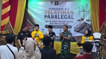 LBH Achmad Madani Putra dan Rekan saat melakukan kegiatan pelatihan paralegal (Za - garudajatim.com)