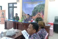 Disdukcapil Sumenep saat menggelar Forum Konsultasi Publik (Istimewa - garudajatim.com)