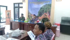 Disdukcapil Sumenep saat menggelar Forum Konsultasi Publik (Istimewa - garudajatim.com)
