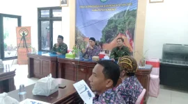 Disdukcapil Sumenep saat menggelar Forum Konsultasi Publik (Istimewa - garudajatim.com)