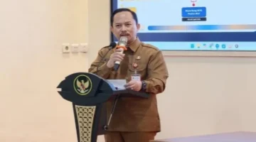 Kepala Bappeda Kabupaten Sumenep, Arif Firmanto, saat menyampaikan arahan Rapat Desk Pemenuhan Data Dukung PSN (Istimewa - garudajati.com)