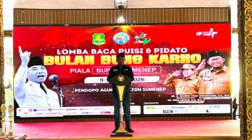 Ketua IWO Sumenep, Imam Mustain R, saat sambutan di acara lomba baca puisi Bung Karno (Za - garudajatim.com)