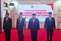 Empat penjabat saat dilantik oleh Bupati Sumenep Achmad Fauzi Wongsojudo (Istimewa - garudajatim.com)