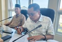Ketua Komisi II DPRD Sumenep, Faisal Muhlis, saat ditemui di kantornya (Za - garudajatim.com)