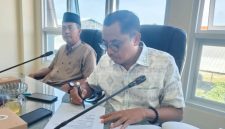 Ketua Komisi II DPRD Sumenep, Faisal Muhlis, saat ditemui di kantornya (Za - garudajatim.com)