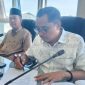 Ketua Komisi II DPRD Sumenep, Faisal Muhlis, saat ditemui di kantornya (Za - garudajatim.com)