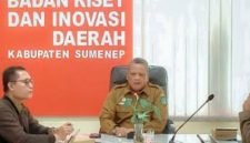 Kepala BRIDA Sumenep, Siswahyudi Bintoro, saat mengungkapkan tentang inovasi Sumenep (Za - garudajatim.com)