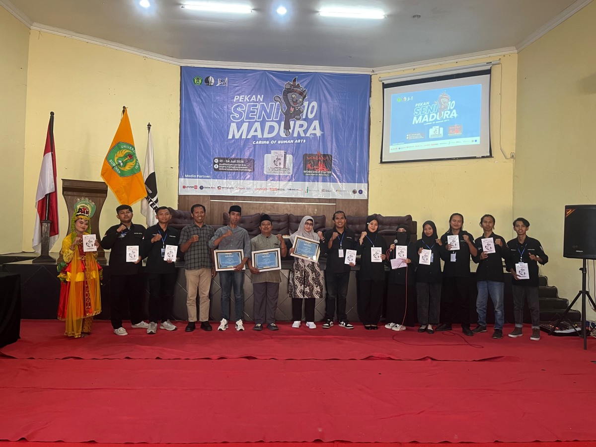 UKS Sanggar Lentera Universitas PGRI Sumenep saat acara pembukaan Pekan Senin Madura ke-X (Za - garudajatim.com)