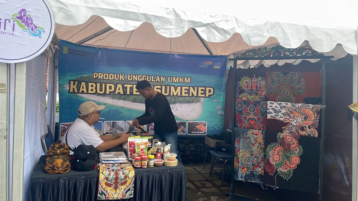 Batik Sumenep saat di pameran (Za - garudajatim.com)