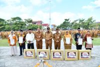 Kepala DKUPP Kabupaten Sumenep, Moh. Ramli (empat dari kanan) saat mendampingi Bupati Sumenep, Achmad Fauzi Wongsojudo dalam rangka upacara Harkopnas ke-79 (Za - garudajati.com)