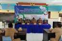 Kepala Bidang Pengelolaan Pendapatan Daerah Bapenda Kabupaten Sumenep, Akhmad Sugiharto (dua kiri bertopi) saat memberikan arahan di Kecamatan Giligenting (Za - garudajatim.com)