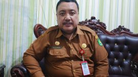 Pelaksana Tugas (Plt) Kepala Disperkimhub Sumenep, Dzulkarnain, saat ditemui di kantornya (Istimewa - garudajatim.com)
