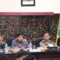 Bupati Sumenep Achmad Fauzi Wongsojudo, saat menetapkan THIT (Za - garudajatim.com)