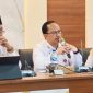Kepala Bappeda Kabupaten Sumenep, Arif Firmanto (tengah berkacamata) saat sambutan (Za - garudajatim.com)