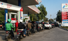 Harga BBM di Jawa Timur Bertahan, Selisih Tarif Pertamina, Shell, dan BP Jadi Sorotan Pengendara