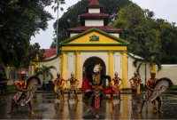Foto Labang Mesem Keraton Sumenep saat ada penari topeng (Za - garudajatim.com)