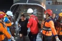 Ratusan para penumpang selamat akibat kebakaran KM Mutiara Sentosa 2 saat tiba di Tanjung Perak Surabaya (Istimewa - garudajatim.com)