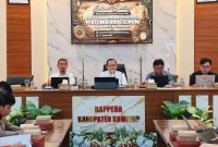Kepala Bappeda Kabupaten Sumenep, Arif Firmanto, saat memberikan arahan di acara penyusunan Roadmap Percepatan Pertumbuhan Ekonomi (Istimewa - garudajatim.com)