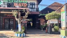 Foto tampak depan Puskesmas Bluto (Za - garudajatim.com)