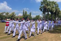 Tujuh Puluh Lima petugas paskibraka Kabupaten Sumenep saat memasuki lapangan (Za - garudajatim.com)