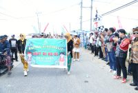 Desa Karang Anyar, Kabupaten Sumenep, saat menggelar pawai dalam rangka memeriahkan HUT KE-81 RI (Za - garudajatim.com)