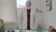 Dokter Spesialis Poli Jiwa, dr. Utomo RSUD dr. H. Moh. Anwar, dr. Utomo saat diwawancarai di kantornya (Za - garudajatim.com)