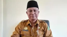 Kepala Dinas Pendidikan Kabupaten Sumenep, Moh. Iksan, saat diwawancarai di ruangannya (Istimewa - garudajatim.com)